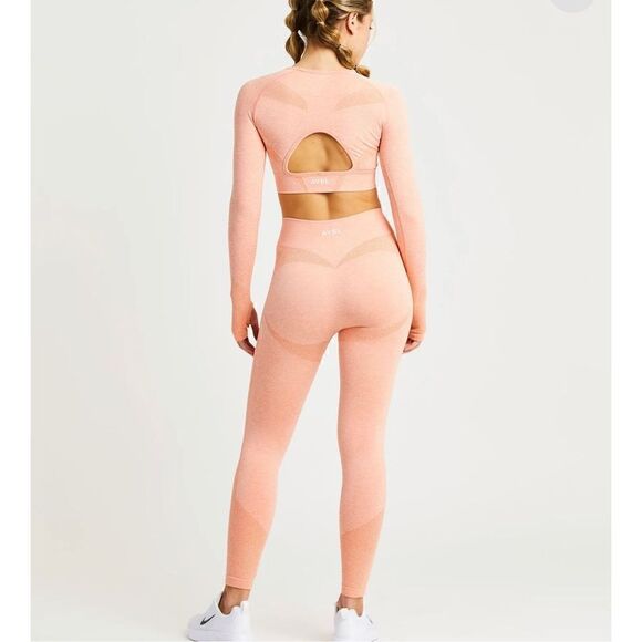 AYBL Motion Seamless Long Sleeve Crop Top peach small - Picture 15 of 16